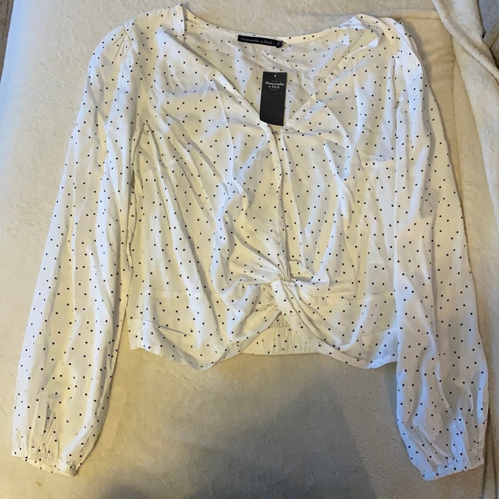 NWT Abercrombie polka dot blouse